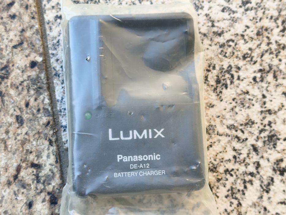 Carregador bateria Panasonic DE-A12B