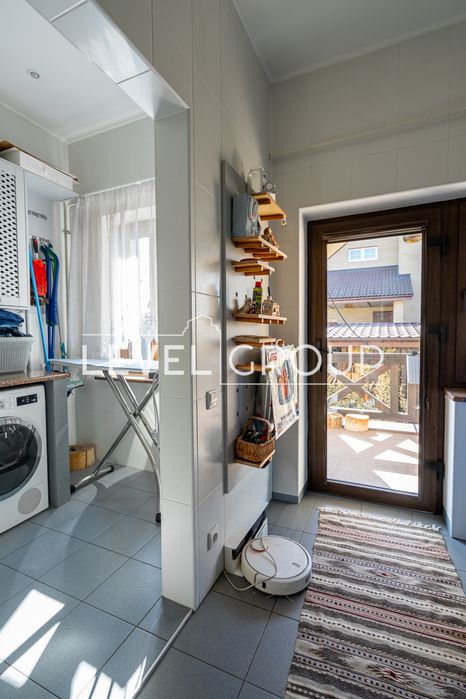 Vip!  Продаж будинку, c.Зазим'є , 315 кв.м з дизайнерським ремонтом