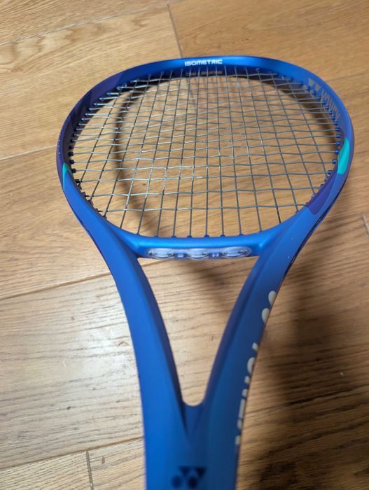 yonex ezone 100 L grip 2 new condition