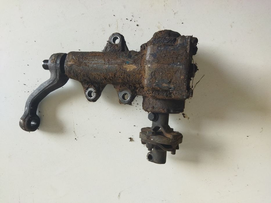 Caixa direção Nissan SD 22