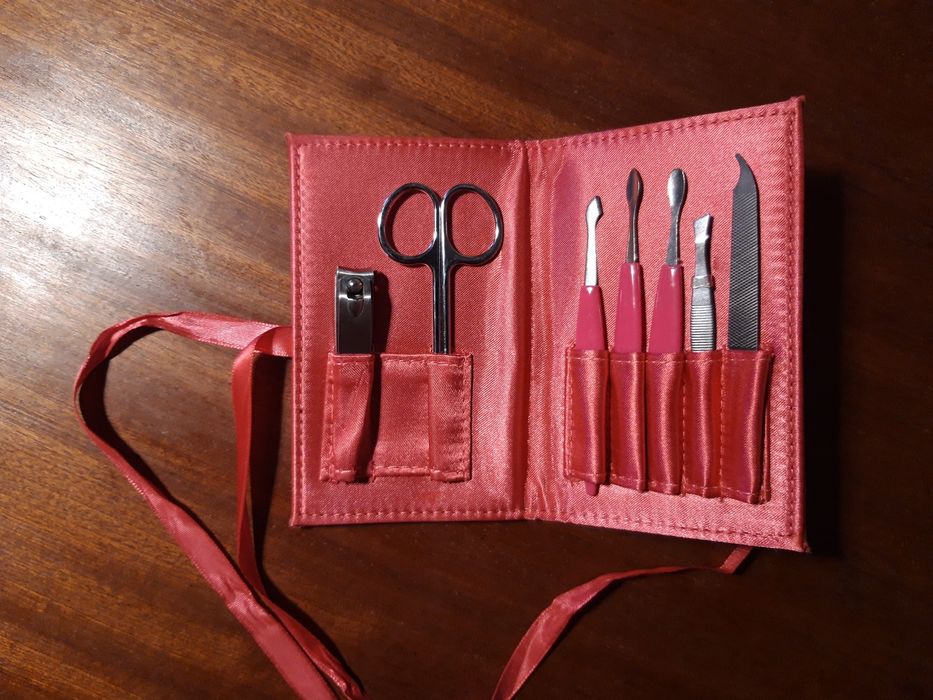 Conjunto de manicure cor-de-rosa - nunca usado!