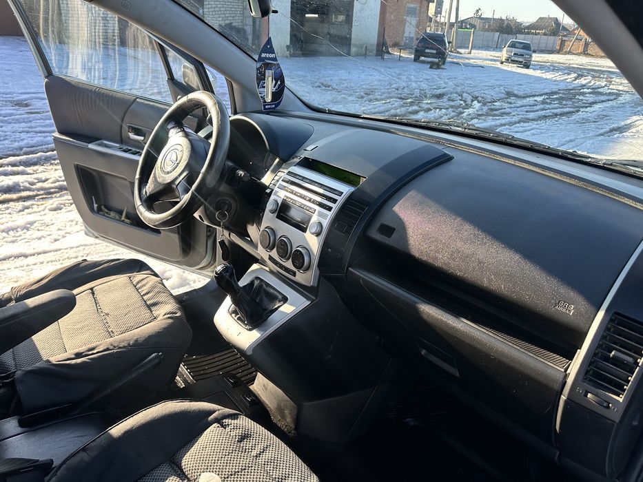 Мпродам мазду 5. 2005год