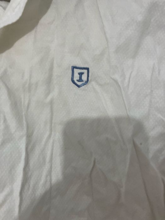 Camisa branca de homem