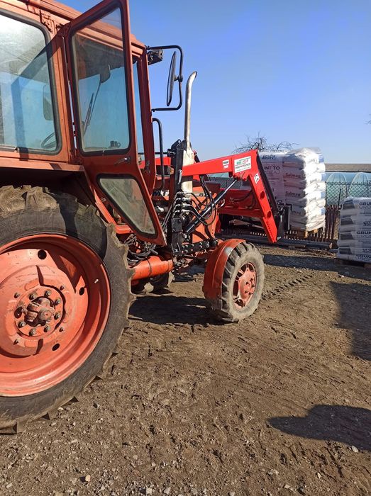 Ładowacz czołowy Tur MTZ 82A  900kg