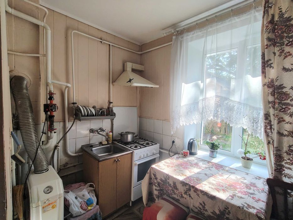 Трикімнатна квартира з автономним опаленням в районі ДЕУ