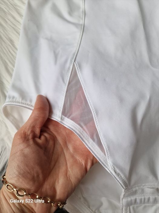Piękne, białe body modelujące z fiszbinami, Triumph,  Shape Sensation  75B