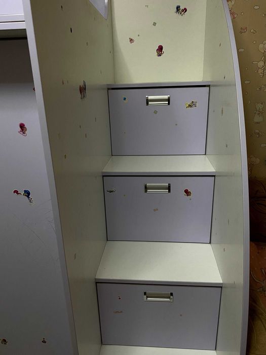 Дитяче ліжечко. .