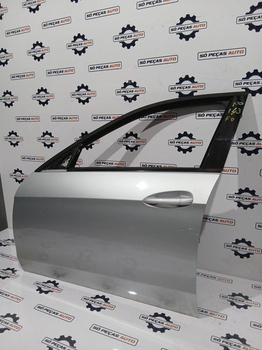 PORTA FRENTE ESQUERDA CINZA MERCEDES W212 E220 2.1CDI ANO: 2015