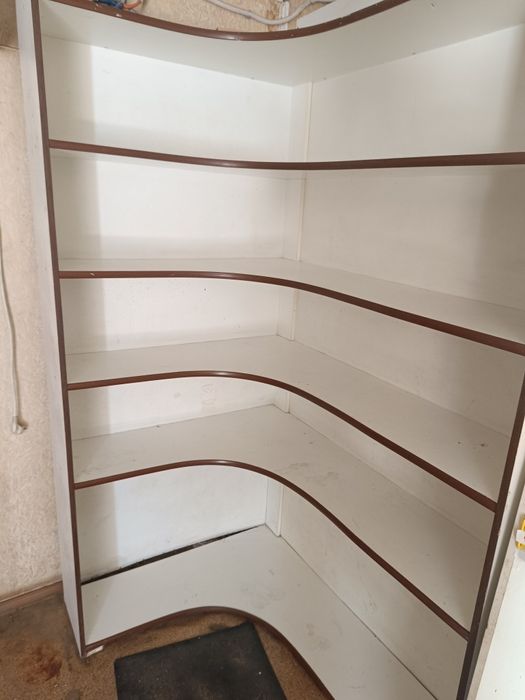 Продам торгові стелажі,полки,тумба