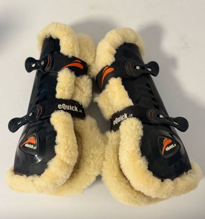 Caneleiras com pêlo Equick