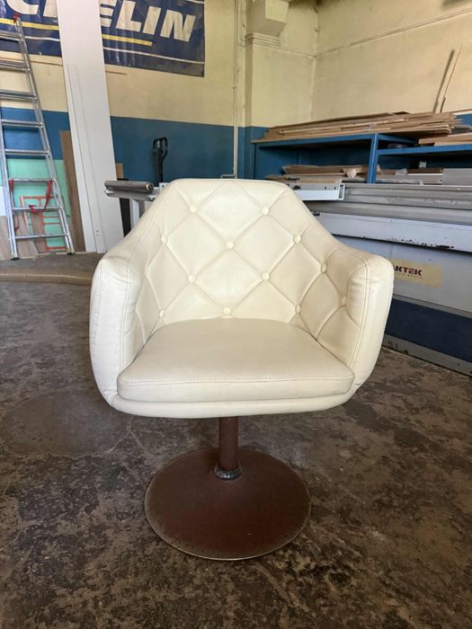 8 bialych foteli regulowanych