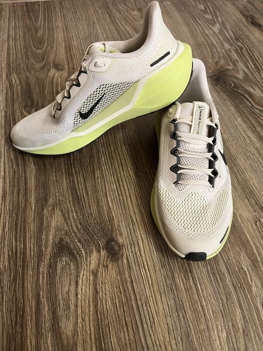 Продам кросівки чоловічі Nike Pegasus