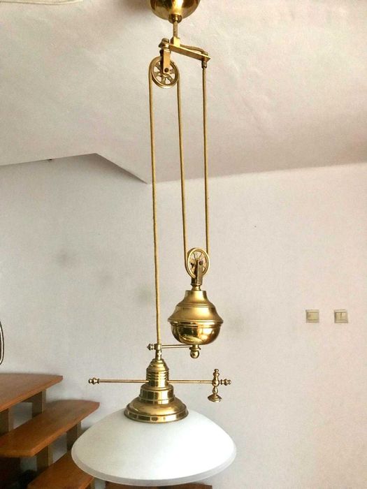 Lampa-stylowa-mosiezna-z przeciwwaga