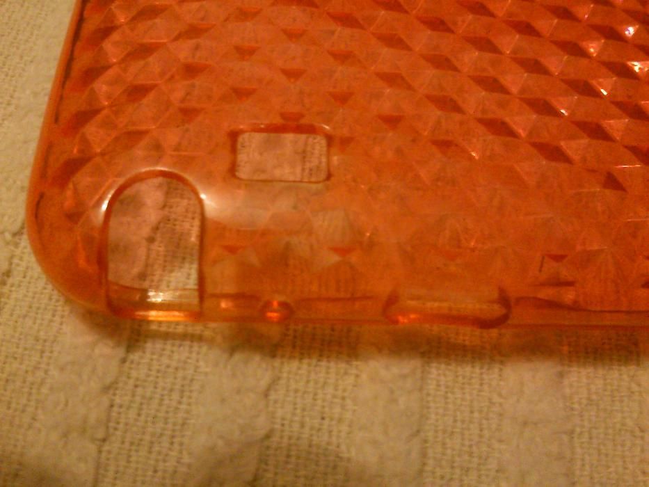 Capa de proteção em silicone para telemóvel.