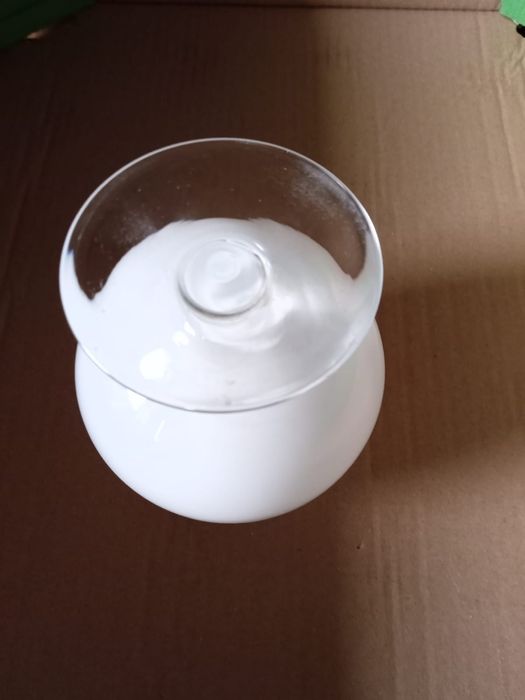 Kielich biały mleczny