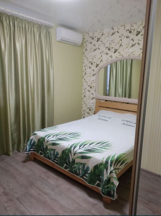 Великий будинок, лазня , басейн.