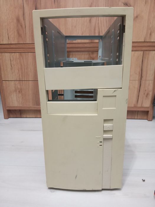 Obudowa komputerowa retro AT