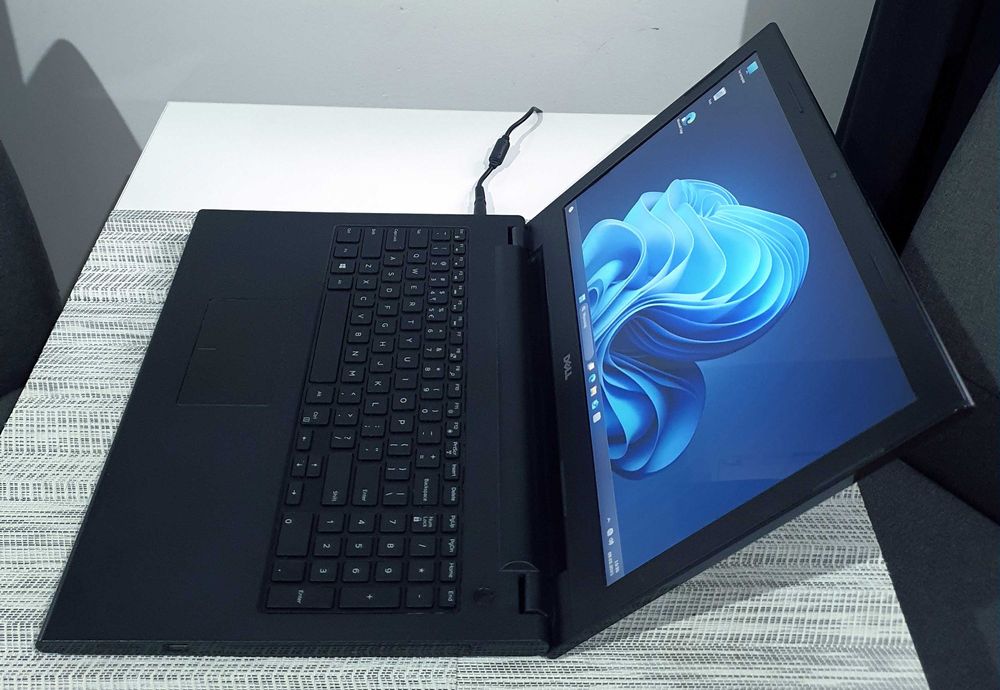 Dell Inspiron 15 3000 Series intel®core™ i7/Nvidia®GeForce™/SSD/Bluetooth/USB3.0/Hdmi/Lan/Win11