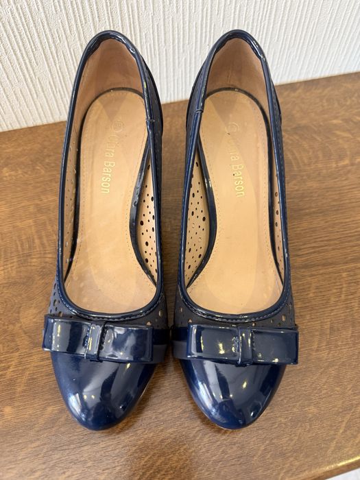 Eleganckie Buty granatowe r. 39  Clara Barson