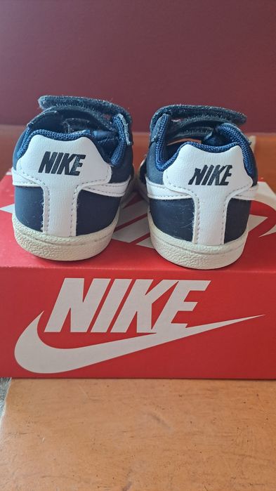 Tenis Nike Court Royale tamanho 19,5