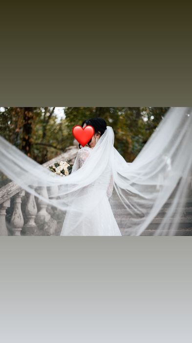 Продам весільну сукню