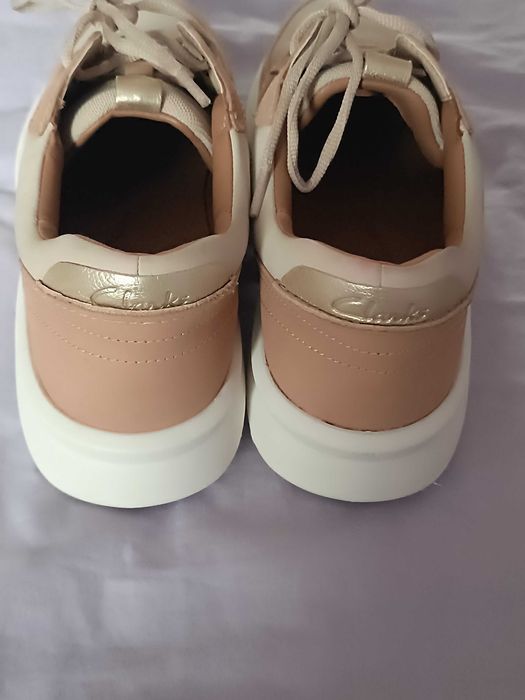 Жіночі кросівки Clark's розмір 40,устілка 25