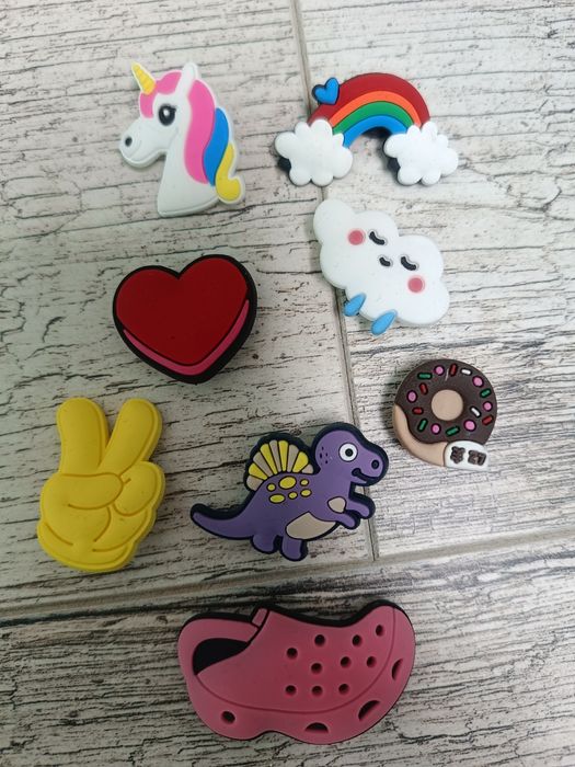 Przypinki charms zawieszki do butów crocs