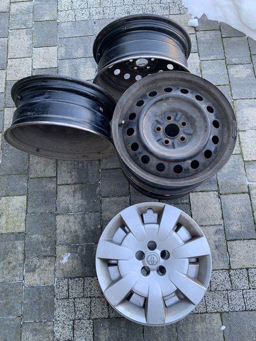Felgi stalowe Toyota Avensis T25