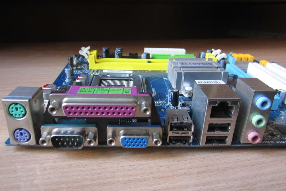 Материнская плата Gigabyte GA-G31M-S2L (S775, G31, PCI-E16, SATA, VGA)