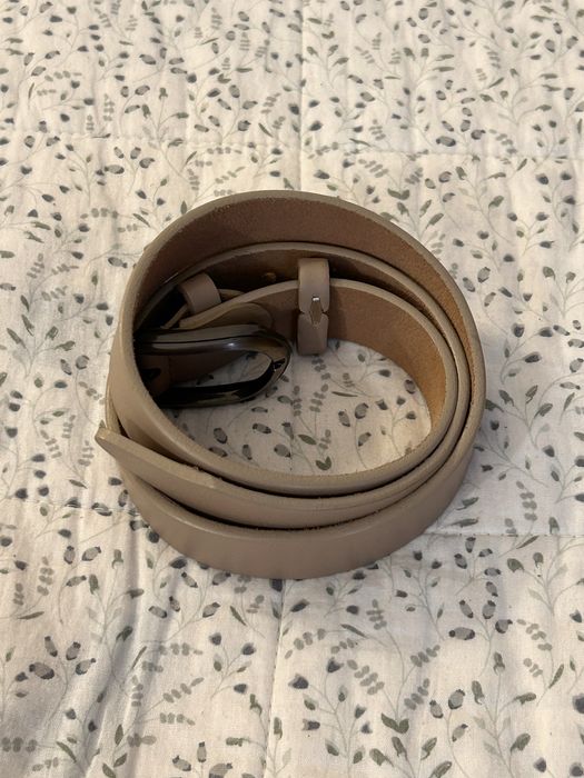 Шкіряний жіночий ремінь (бежево-сірий)