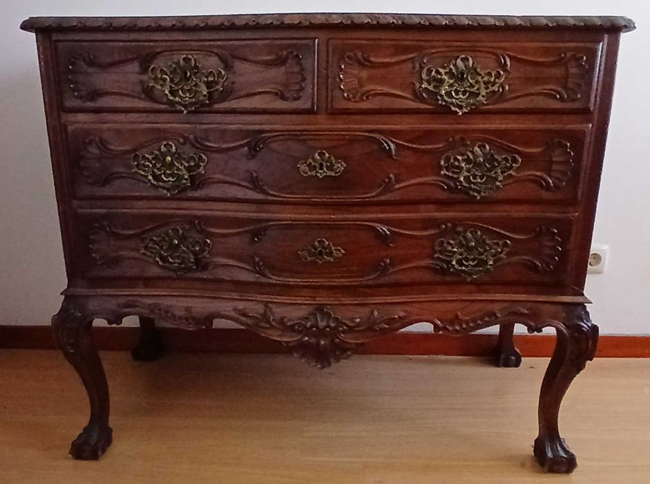 Vende-se mobilia de quarto completa estilo D. Joao V