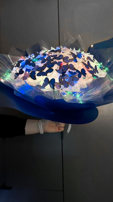 Букети з метеликів