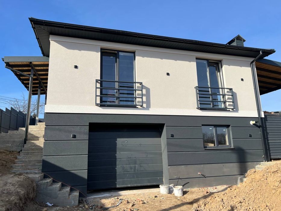 Будинок з гаражем від забудовника поруч з озером