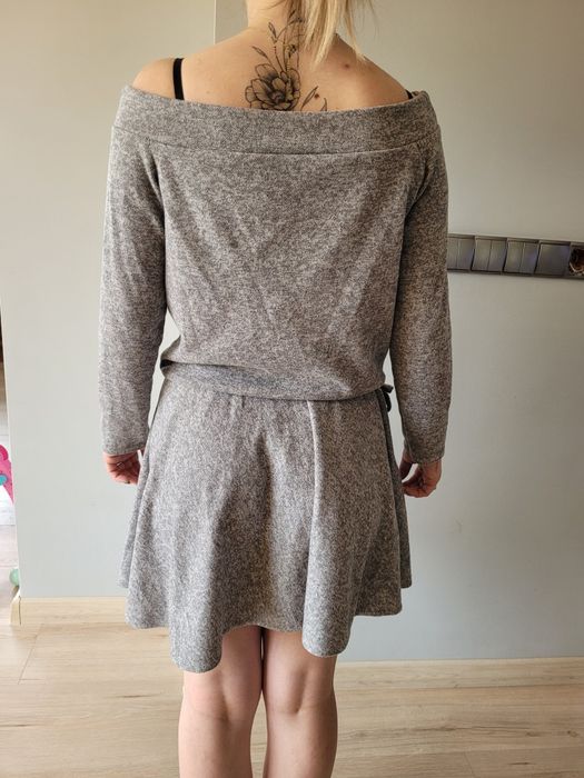 Sukienka
Rozmiar M
Biust 46cm
Długość 85cm