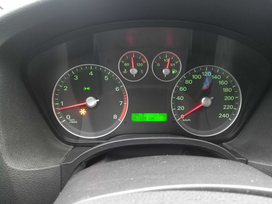 Форд фокус 1.6 бензин-газ