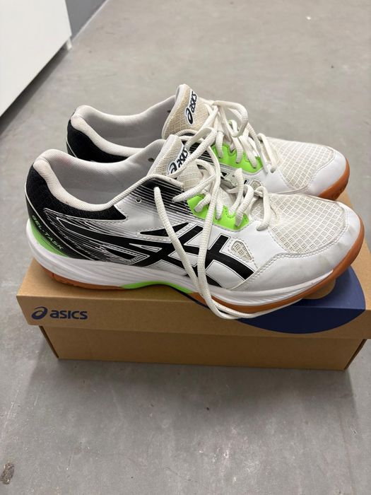 Buty halowe Asics praktycznie nowe