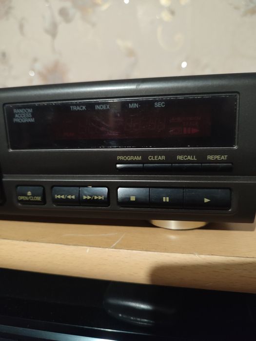 Cd-плеер techniсs SL-PG380А.