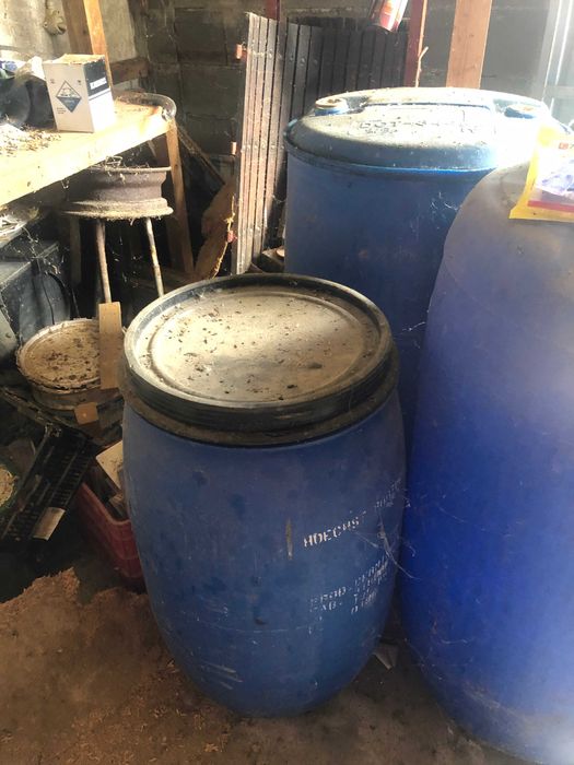 Bidons de plástco de 220 e 110 litros