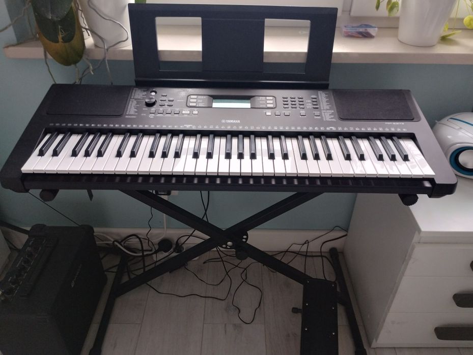 Yamaha  PSR-E373