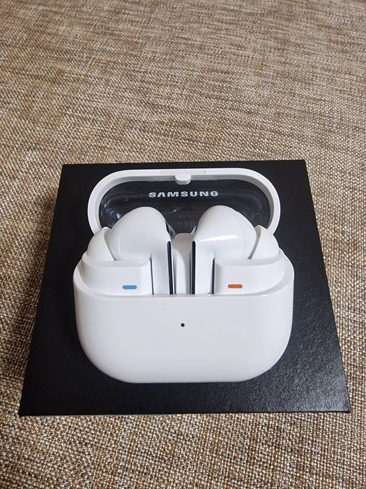 Комплект Samsung  Galaxy Watch Ultra (2024) + Buds3 Pro (White)