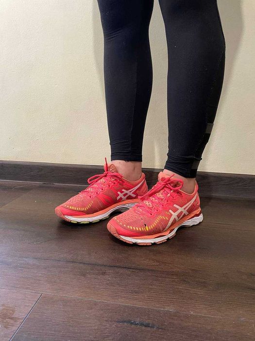 Кросівки asics жіночі