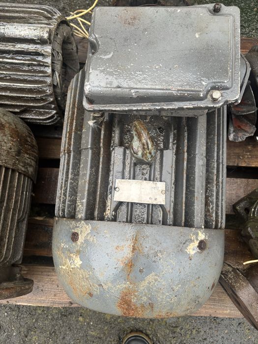 Продам електродвигуни 15кВт, 7,5 кВт, 5,5 кВт