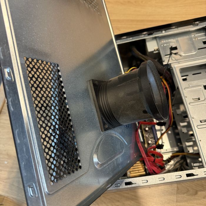 Lote 2 Torres PC Desktop ATX – Para Restauro / Peças