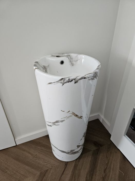 Umywalka wolnostojaca Rea