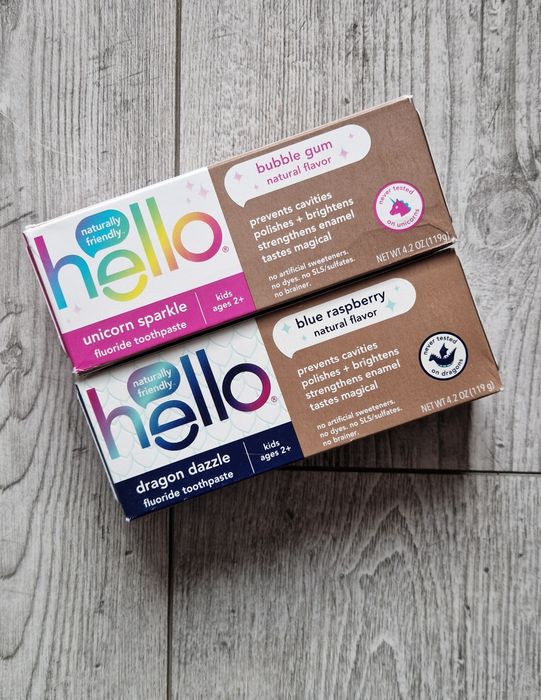 Дитяча і доросла зубна паста Crest Hello White щітка Oral Colgate