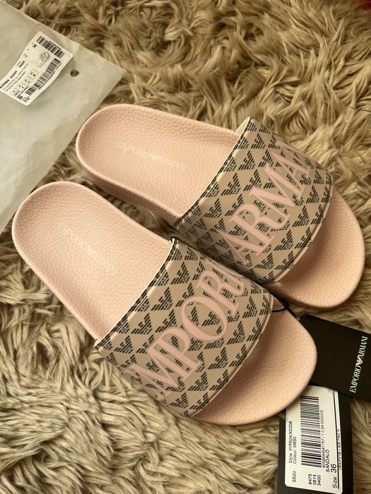 Emporio Armani klapki logowane monogram slipper pvc all over logo r 36