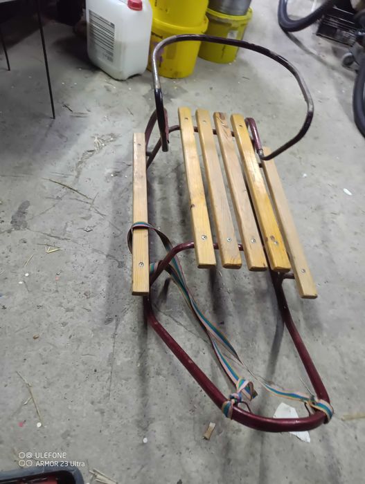 Дитячі санки зі спинкою