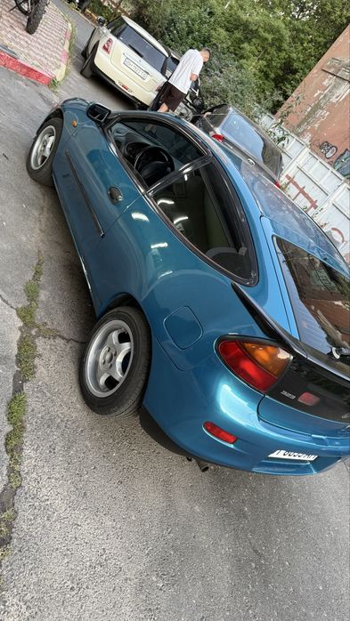 Mazda 323  1995 год