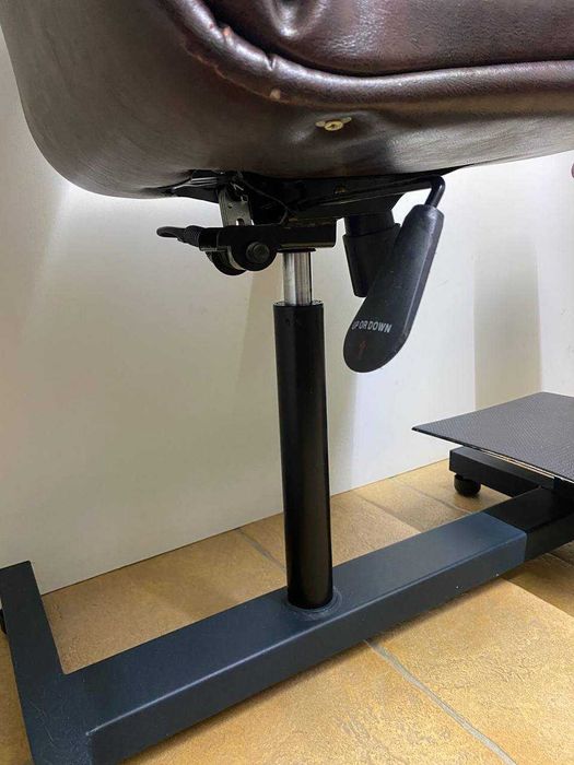 Педикюрне крісло, крісло для педикюру, подологічне крісло