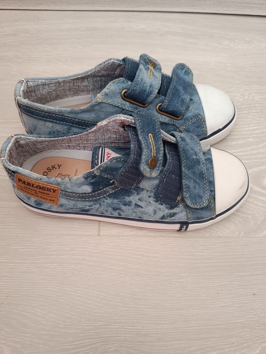 Макасіни нові, р.33